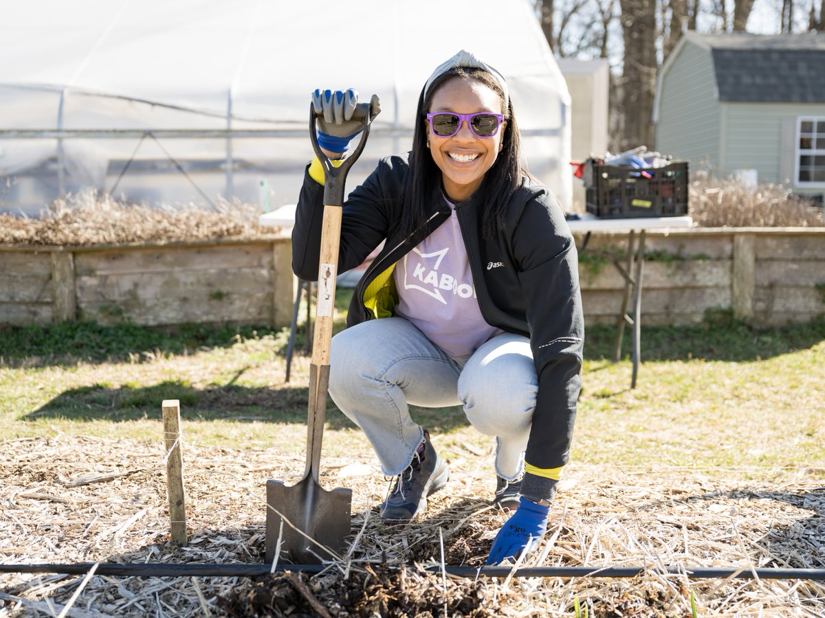 As we reflect on the world we want to leave behind this #EarthDay, KABOOM! is committed to working with partners who promote nature-based play solutions, build outdoor learning areas, plant trees to provide shade, and instill values of environmental stewardship. 🌎🌼🌳