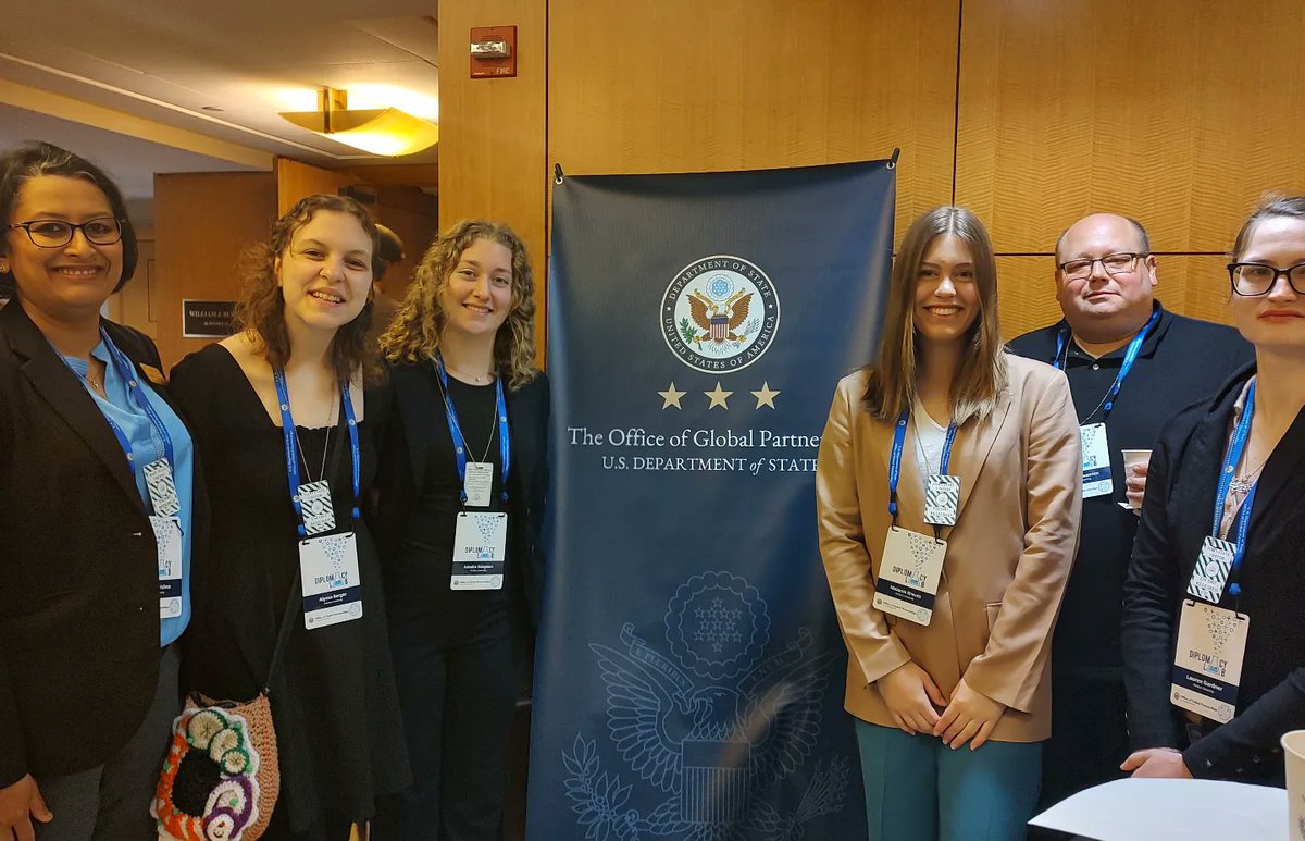 purduehonors_st's tweet image. and the Research Unit at the John Martinson Honors College. 

Keep an eye out for their retrospective on this visit in our upcoming magazine!  #forgemagazine 

#purduejmhc #purdue #purduehonors #honorseducation #diplomacy #historicpreservation #culturalheritage 3/3