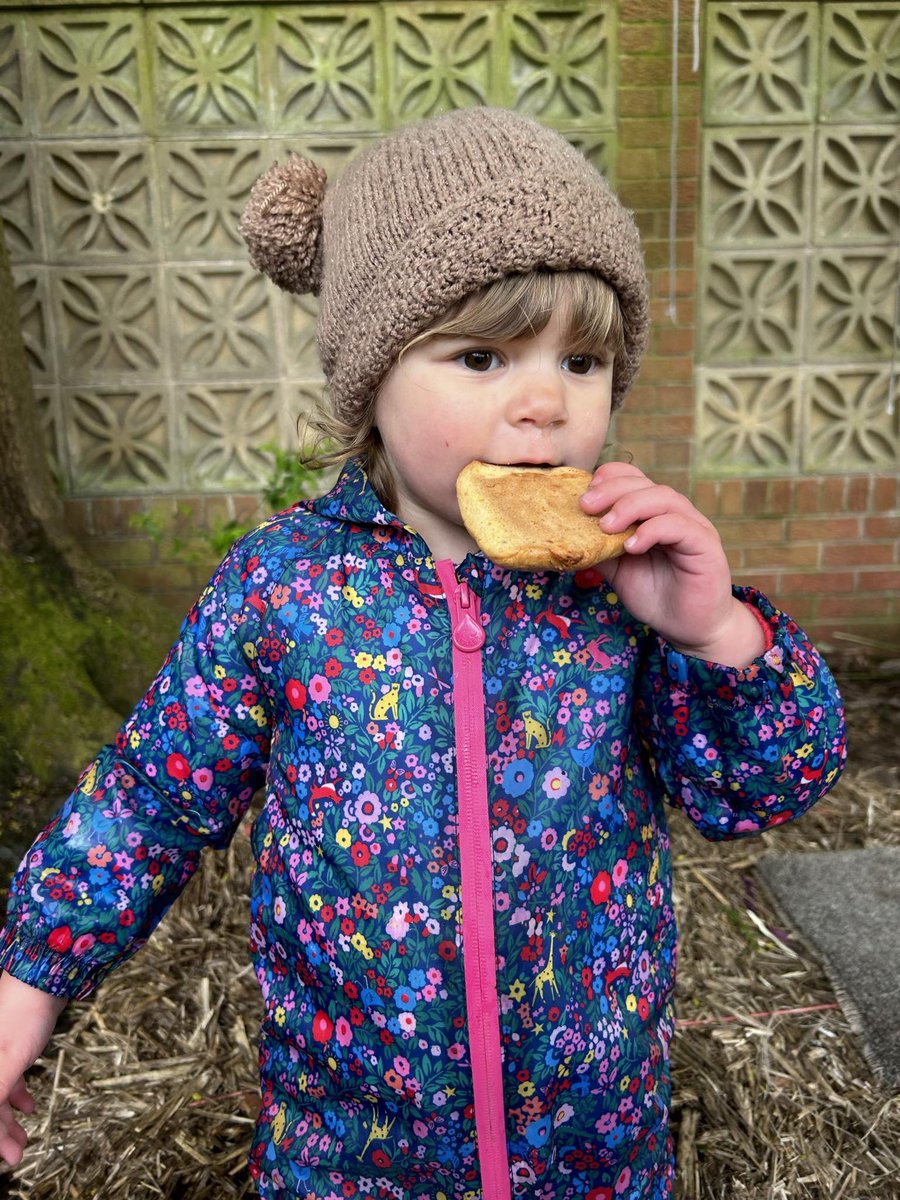 Celebrating our beautiful Earth on #EarthDay2024 with Mini Beasts & pre school! We made our Earth toast, played with dandelion playdoh, made seed bombs & enjoyed dandelion biscuits! #outdooredchat @EYTagteam #EYFS
