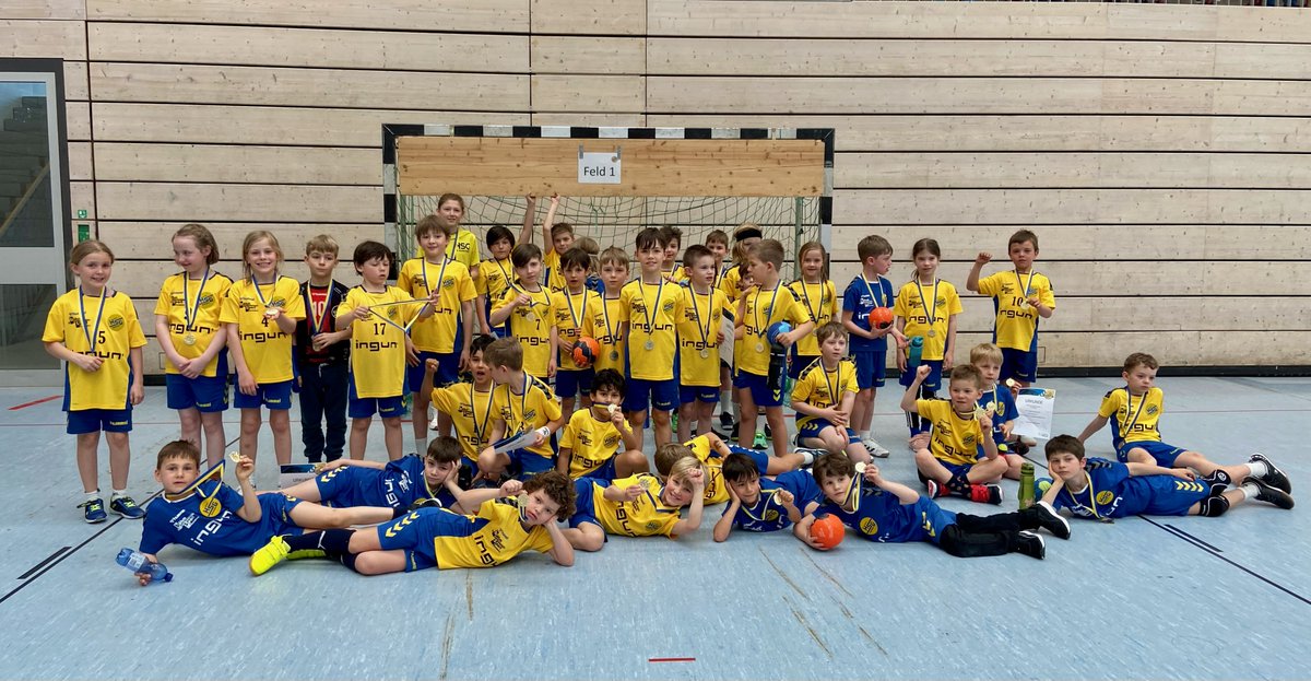 HSGKonstanz's tweet photo. F-#Jugend-Spieltag bei der HSG🙌
150 #Kinder stürmten durch die Schänzlehalle & tobten sich in 15 Teams aus Lauchringen, der HCDJK, Ehingen, #Engen, Rielasingen/Gottmadingen, #Radolfzell, #Pfullendorf & Bodman aus. 40 Kinder in 4 Mannschaften konnte die #HSG ins Rennen schicken. https://t.co/o3i96kWpm8