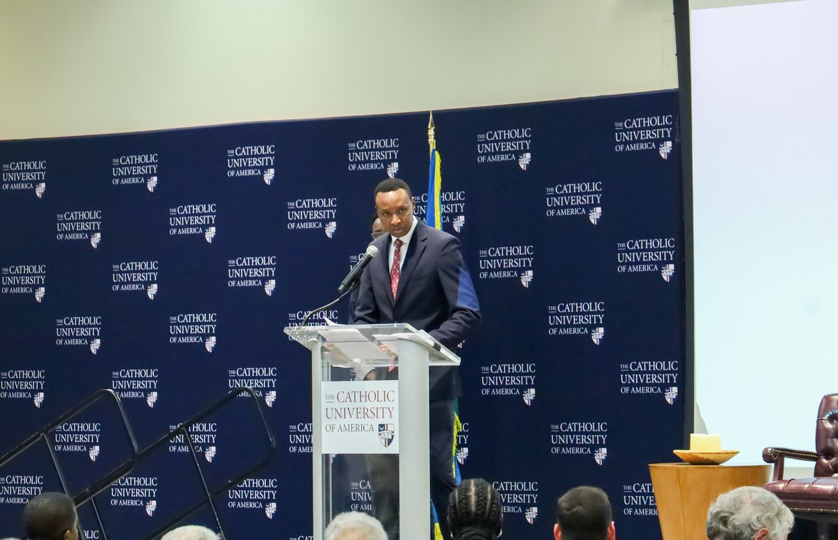 Minister of Justice Dr. @eugirashebuja1 joined the Rwandan Community & Friends of #Rwanda in DMV for #Kwibuka30, an event co-hosted by @CatholicUniv . The minister provided a detailed account of the history of the 1994 Genocide against Tutsi, recovery process & challenges…