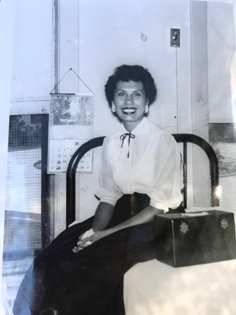 SilverBirchPres's tweet photo. "Toss and Serve" by Ruthie Marlenée @MarleneeRuthie  (ALL ABOUT MY MOTHER SERIES): https://t.co/MRsC8g1cKa
#poetry #farmworkers #farming #LatinaPoets #MexicanAmericanpoets #mothersanddaughters #EarthDay2024 https://t.co/799LHGz7rb