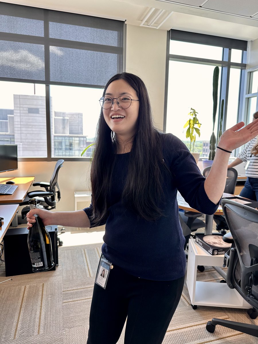 Stephanie passed the chemistry oral qualifying exam today! Congrats!!