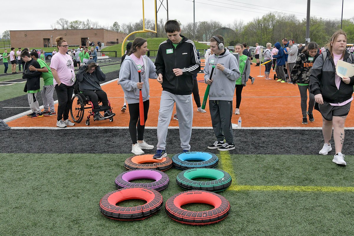 Boone_County's tweet photo. Some  chilly weather wasn't enough to dampen spirits on Friday as Ryle High School held their 9th annual Gross Motor Skills Track &amp; Field day for medically complex students.
@SuptTurner @McArtorEric @JimDetwiler1 @BestKimble @DrJlvw76 @bcsddrysdale 
https://t.co/gdzEI4HAb2 https://t.co/mM0nhsfxNC