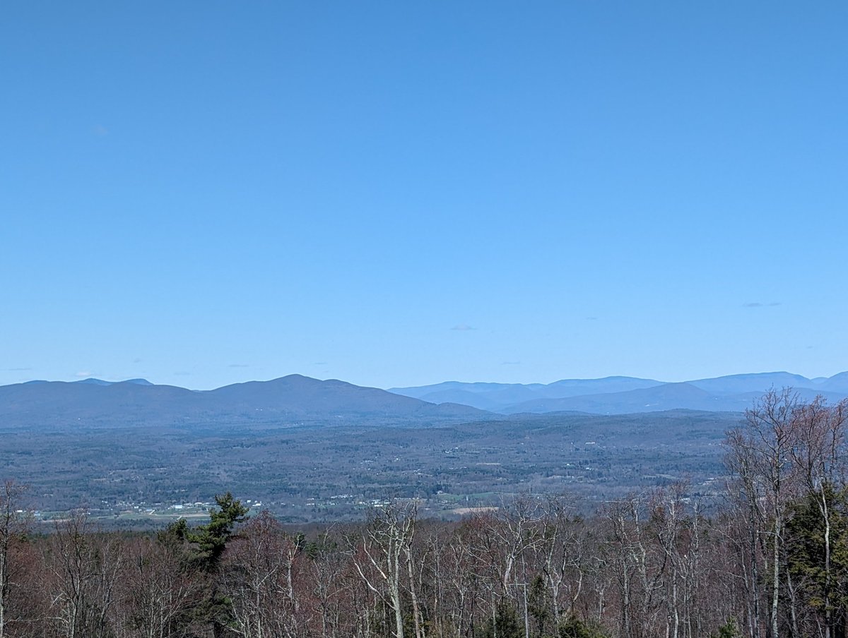 uberskier's tweet photo. Nice day for a hike in the Gunks. #hiking #minnewaska #gunks #shawanagunks https://t.co/HQ50CYPfNc
