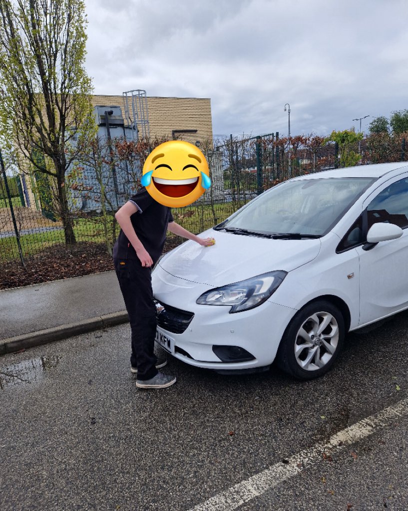 A massive well done to the pupils who fund raised on Friday by cleaning cars.