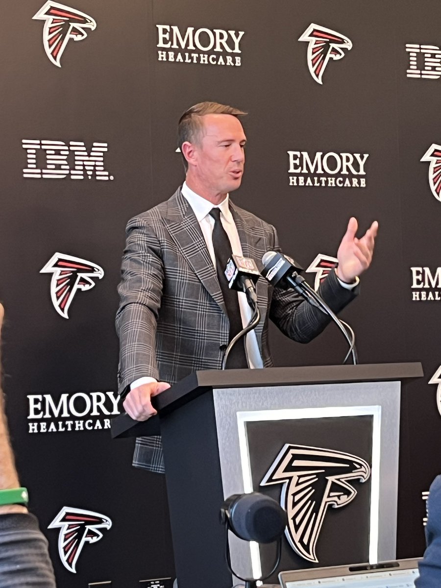 Matt Ryan jokes that he signed a team friendly, hometown discount.. 1-day contract to retire as a member of the Falcons