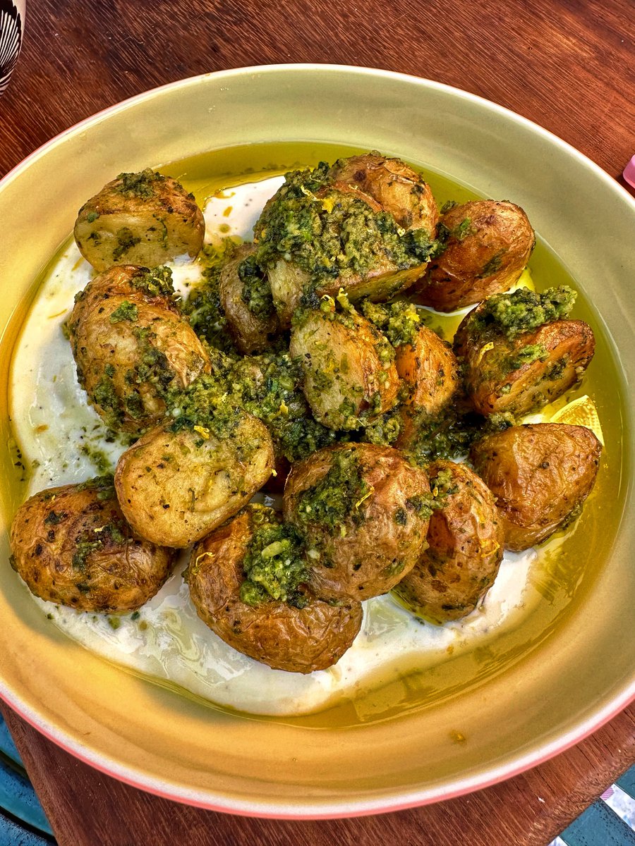 Jersey royals with wild garlic pesto & lemon yoghurt 🍋🌿🥔 GET THE RECIPE ➡️ brnw.ch/21wJ41Y