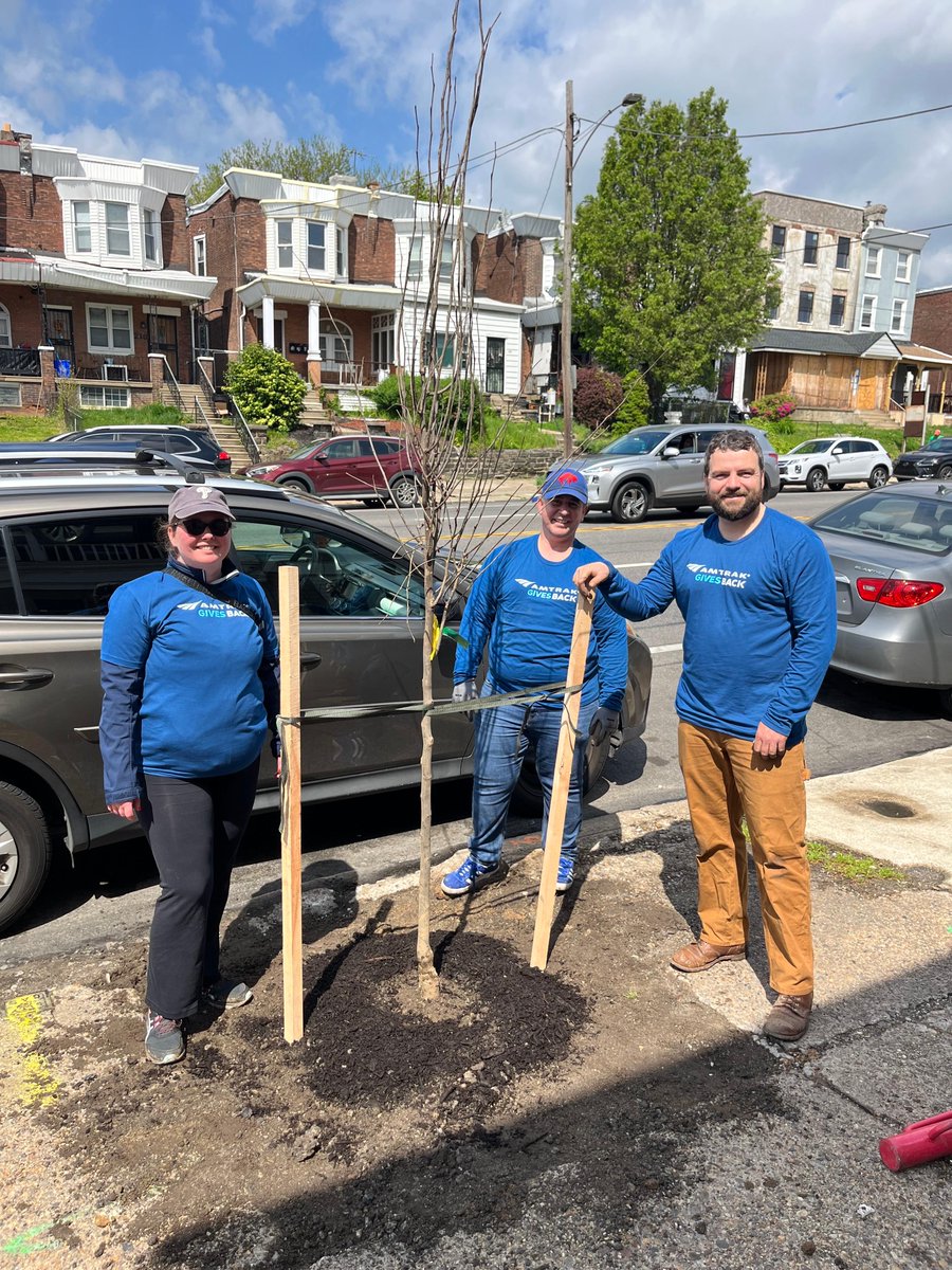 At Amtrak, Earth Day isn’t just one day. 🌎 Throughout April, employees volunteered their time to take care of our planet. We hosted events across the country to plant trees, clean up, and preserve Amtrak-served communities. #AmtrakGivesBack