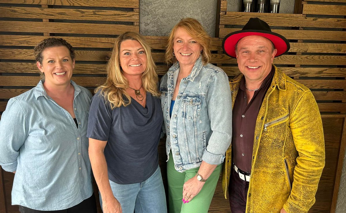 Great lunch with great people. The start of a busy weekend for us in Spokane. Jennifer Carlson is a rockstar that knows how to make patients healthy and she is an example herself. Check her out Phoenix Health & Wellness. 
#TeamNeedham #Spokane #SpokaneWashington #WashingtonState