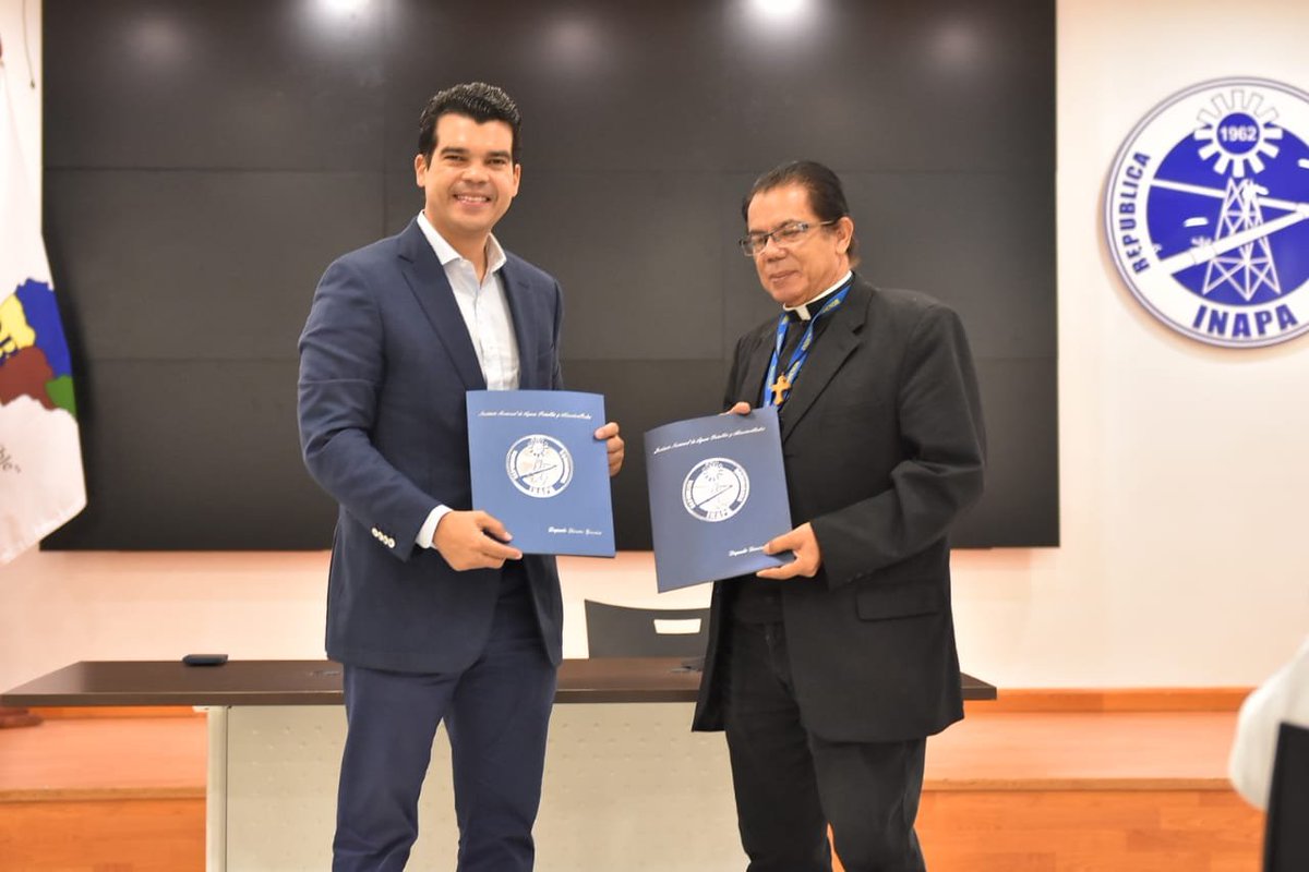 elnuevodiariord's tweet photo. ✍️¡Convenio!✍️
El @INAPAGOB y el Instituto para el Desarrollo del Noroeste (#Indenor), firmaron un convenio de colaboración para desarrollar el proyecto de construcción de 7,500 módulos sanitarios en la región noroeste, con el objetivo de evitar enfermedades gastrointestinales y mejorar la calidad de vida de la gente.
#ElNuevoDiarioRD #Nacionales