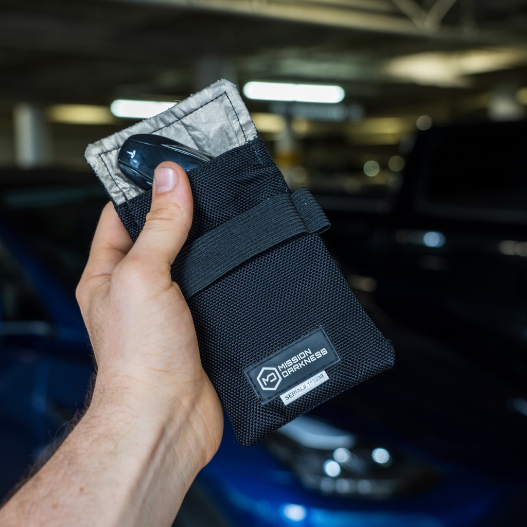 MissionDarkness's tweet image. Secure your ride from tech-savvy thieves! The Mission Darkness Keyfob Bag blocks signal boosting to keep your vehicle safe. Just stash your fob and relax, knowing your car is protected from unauthorized access. #VehicleSecurity #SignalBlocking #FaradayProtection #MissionDarkness