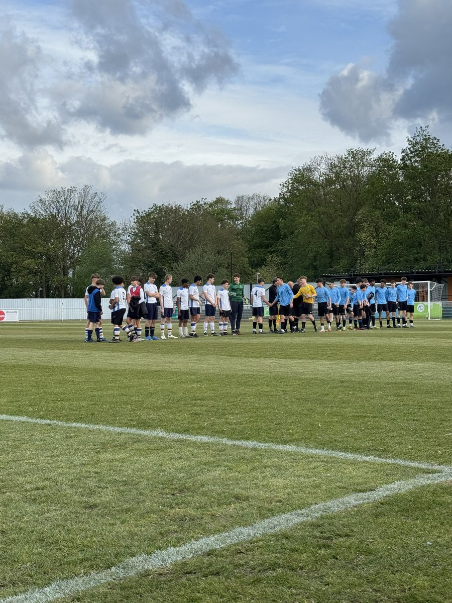 Commiserations to our 16s who come up short at the final hurdle in the @HertsSchoolsFA final to a very strong @ChancellorsPE side! Well done gents. Our boys can be proud of an impressive campaign with their district silverware 🤝🏻💙