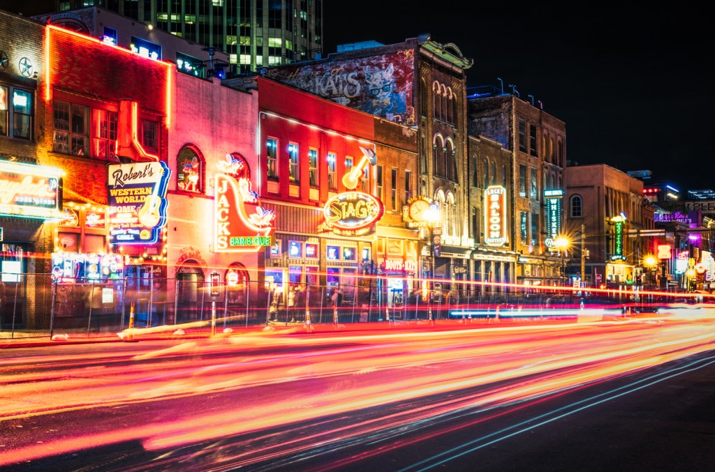 Big news in Tennessee! 🎶 State Senate and House passed a bill for a new live music fund. Once signed by Governor Bill Lee, it'll support venues, promoters, and performers with grants. Read more: billboard.com/business/busin…