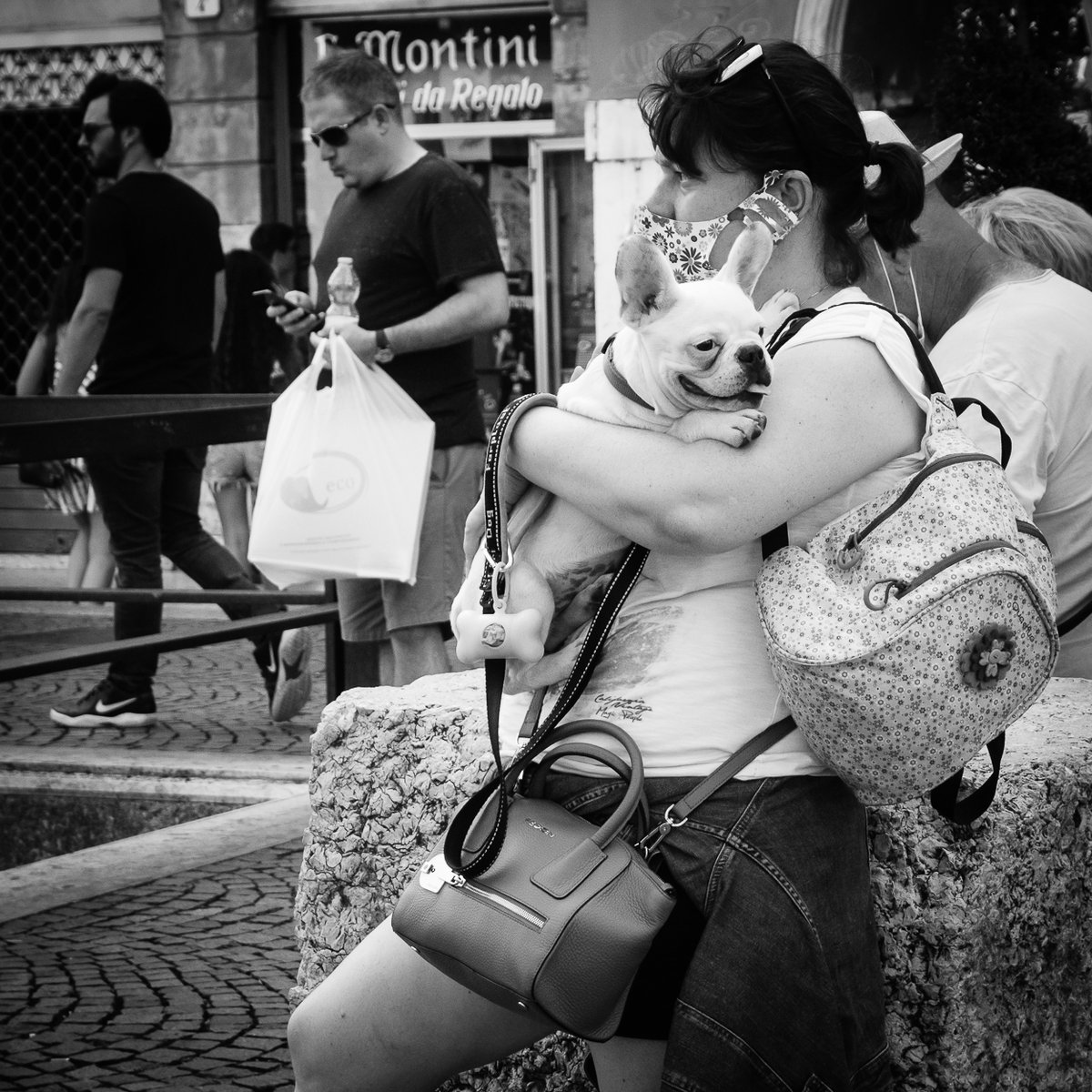 📍 Verona    

#estoesloqueveo
#streetphotography
#Italia 🇮🇹

📆 2020

📷 i.mtr.cool/cinrjamxsd