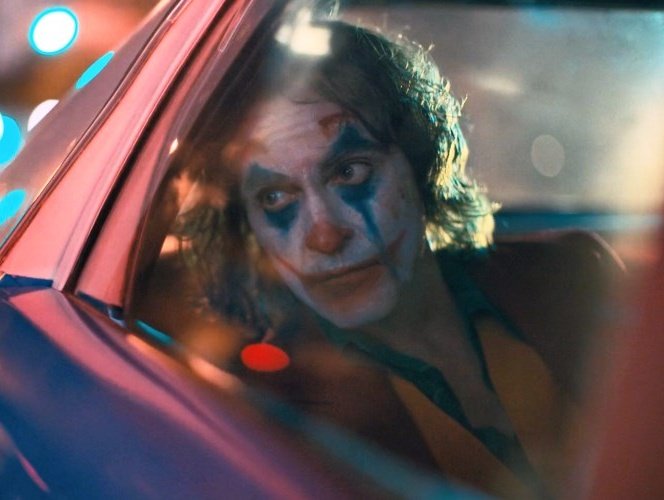 therealbuni's tweet photo. Joker (2019)  // Argentina (2024) https://t.co/8N06dMd94B