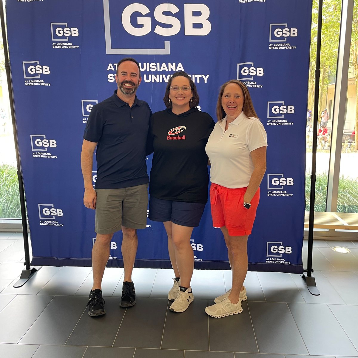 Stepping into a managerial role in banking? Prioritize these aspects to establish a robust foundation, helping your team thrive in the competitive banking landscape: hubs.ly/Q02tC2Hy0
#gsblsu #banking #bankingeducation #continuingeducation