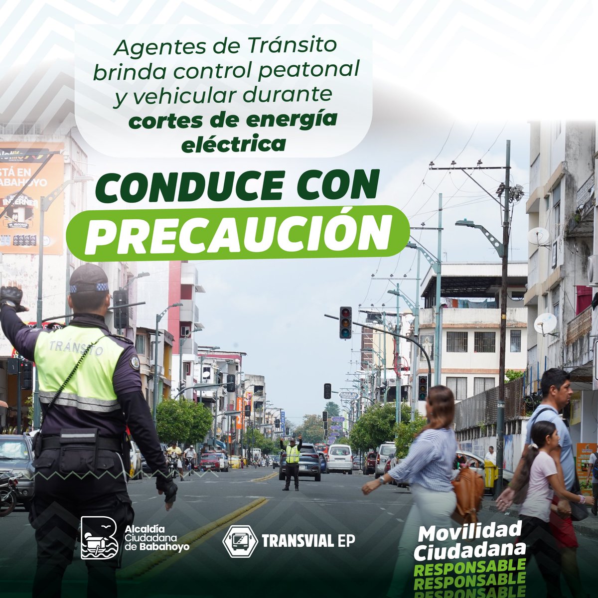 La #ATMBabahoyo 🏧👮‍♂️ al servicio de la ciudadanía. 

Hacemos un llamado a la peatones y conductores a tener prudencia en las vías. 

#MovilidadCiudadanaResponsable
#AlcaldíaCiudadanaDeBabahoyo 
#TransvialEp