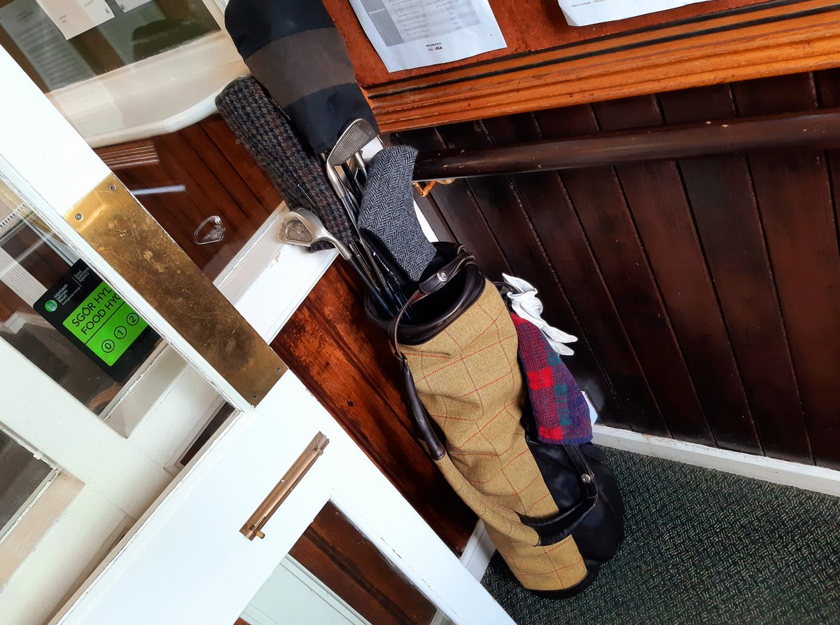 Another top visit to @Royal_Porthcawl the last couple of days, this time with @GolfClubSec. Great to see the new clubhouse putting green in action... plus the kind of golf bag you only really see at clubs like this (not mine, I hasten to add, sadly...)