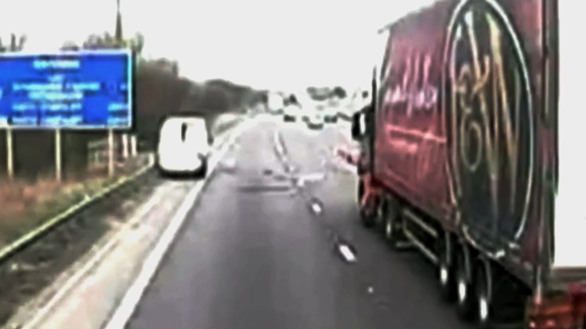 liarpoliticianz's tweet photo. .@HighwaysEngland @NationalHways @UKLabour and @CONservatives are KILLERS with their Death Motorways. Nothing will change unless it personally affects an MP. 79 people MURDERED on these motorways. #panorama #BBCPanorama #SmartMotorways #DeathMotorways https://t.co/hwFCBowAlp