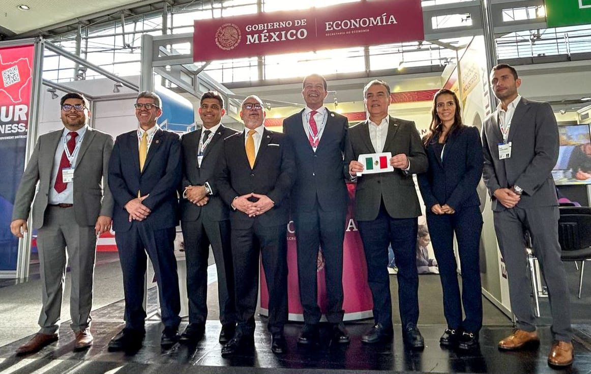 México participa en @hannover_messe, importante plataforma internacional relacionada con la transformación industrial en #tecnología e #innovación. La Secretaría de Economía da a conocer al mundo la política industrial mexicana, la cual tiene un papel trascendental para el