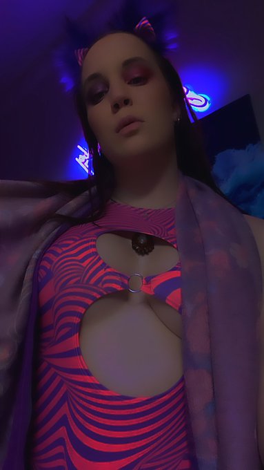 Cheshire Cat 💕😈🌸💜🩷 https://t.co/sjfIyrKhKP