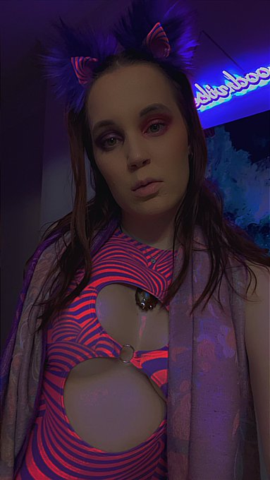 Cheshire Cat 💕😈🌸💜🩷 https://t.co/sjfIyrKhKP