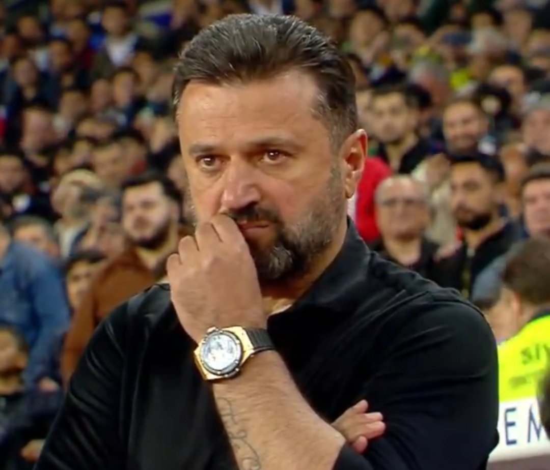 Grande_1905's tweet photo. Bülent Uygun, fenerbahçe'yi şampiyonluk etti. 🤣 https://t.co/7KalLVHDdN