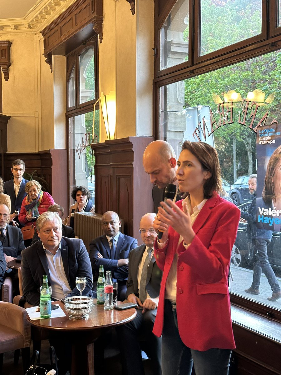 À Strasbourg avec @jnbarrot et les députés européens de la majorité pour soutenir @ValerieHayer. Les élections européennes du 9 juin sont historiques. Avec l'ensemble des pro-européens, nous devons clamer haut notre Besoin d'Europe ! 🇪🇺