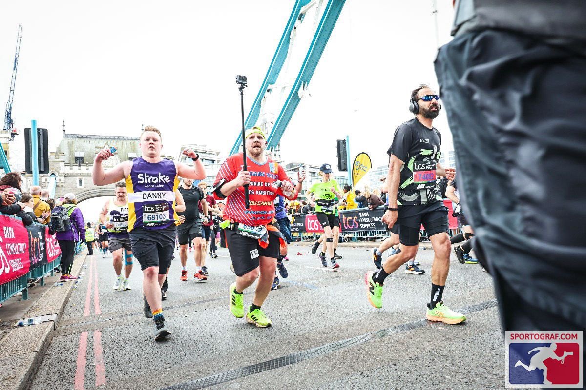 Danny Lewis tweet media