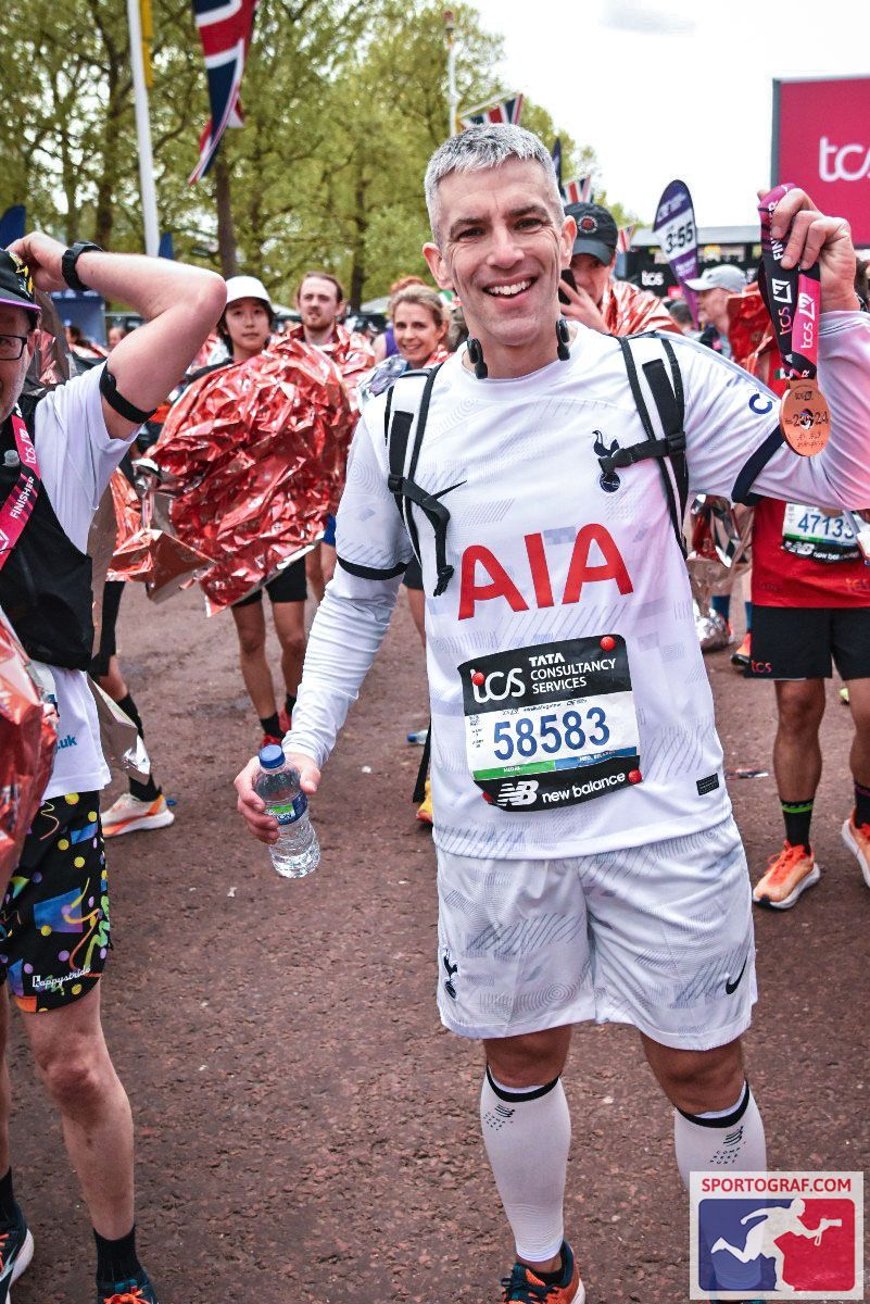 @SpursOfficial @SpursWomen Admin, any chance of a shout out after representing at the @LondonMarathon on Sunday in FULL KIT?? 🤪 #COYS