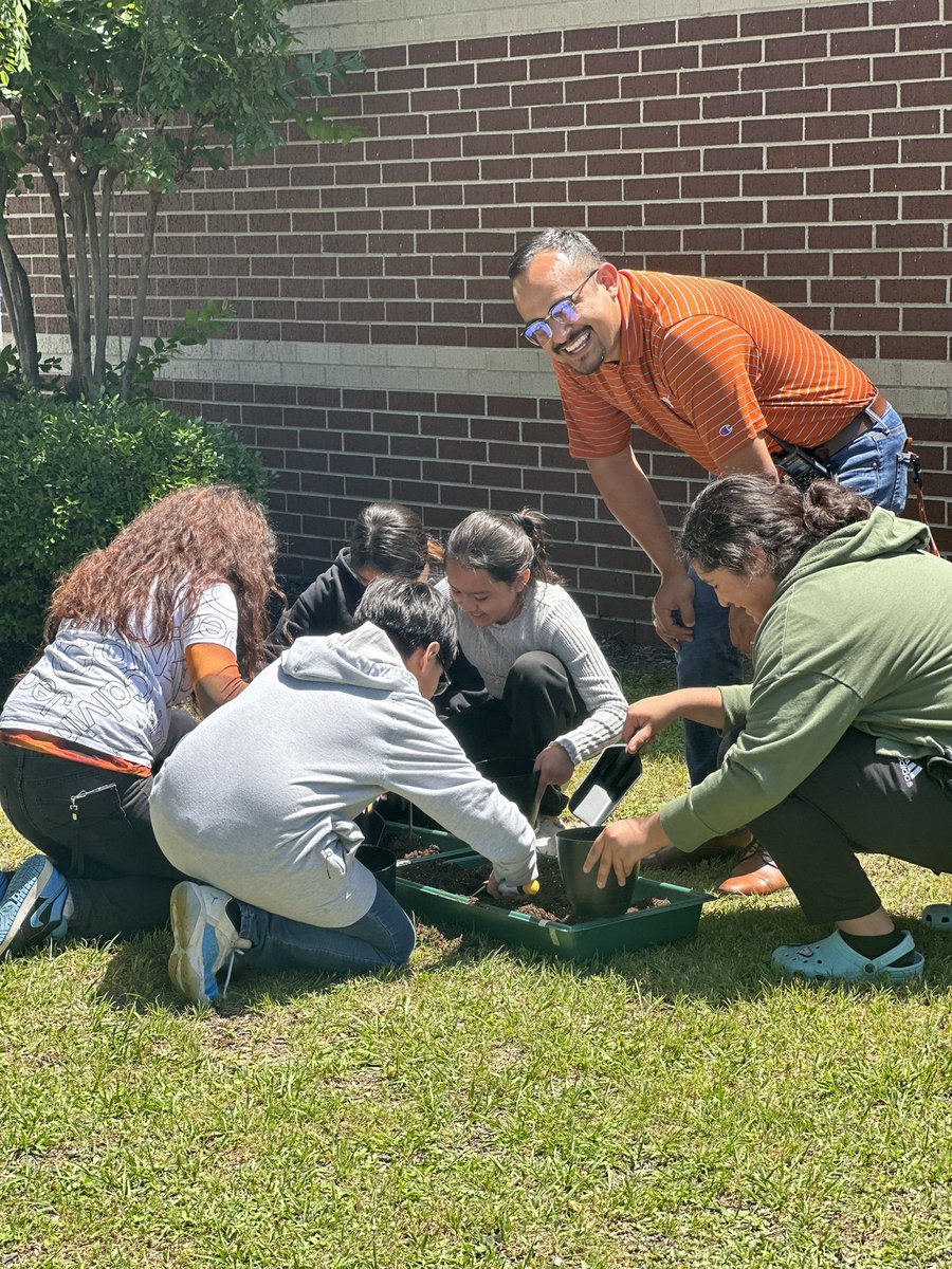 K. Thompson tweet media