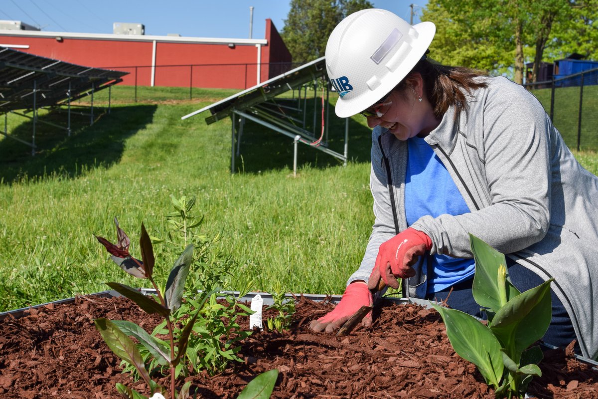 Happy Earth Day! KUB employees celebrated by building two pollinator gardens at the KUB Community Solar site. Our employee sustainability and volunteer teams came together to organize this build, which will provide 10 different species of native plants for butterflies and