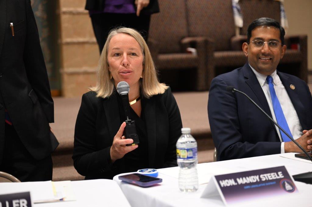 It was my pleasure to participate in Rep. Miller’s Disability & Mental Health Summit! Mental health doesn’t always get the care or attention it deserves, especially amongst our children, and why my bill would require comp. counseling services in schools to help students thrive.