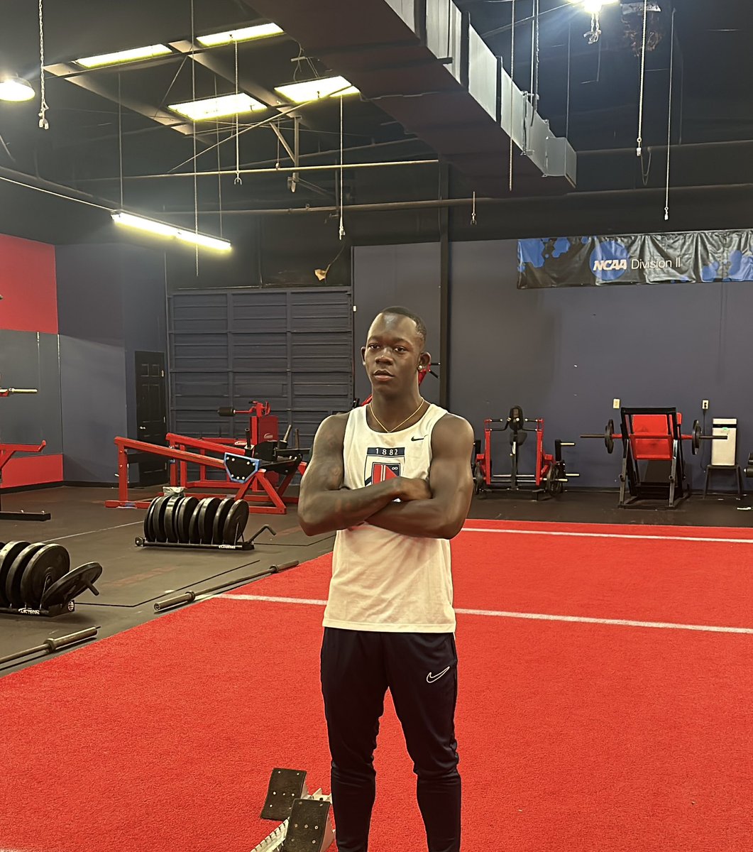 Vinterrious Hunt💫 tweet media