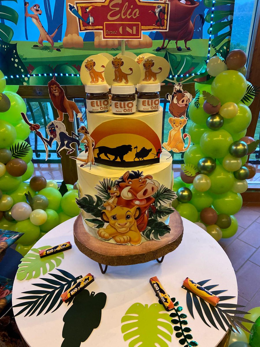 zay791's tweet photo. Primo compleanno del nipotino. #primocompleanno #compleanno #festa #releone #theLionKing #simpatico #nipotino https://t.co/ss7UvXesgR