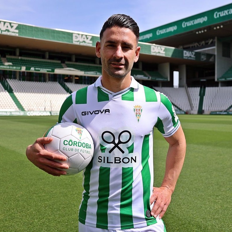 🤩👕 ¡¡𝗥𝗘𝗚𝗔𝗟𝗔𝗠𝗢𝗦 𝗟𝗔 𝗖𝗔𝗠𝗜𝗦𝗘𝗧𝗔 𝗗𝗘𝗟 𝗖𝗢́𝗥𝗗𝗢𝗕𝗔 𝗖𝗙!!

¿¿Cómo participar??

1️⃣ Sigue a <a href="/Primera_RFEF/">Primera Federación Versus e-Learning</a> y <a href="/CordobaCF_ofi/">Córdoba CF</a> en Twitter (X).

2️⃣ RT esta publicación.

3️⃣ Dinos en comentarios por qué mereces el premio.

El 30 de abril, en el programa 34 de