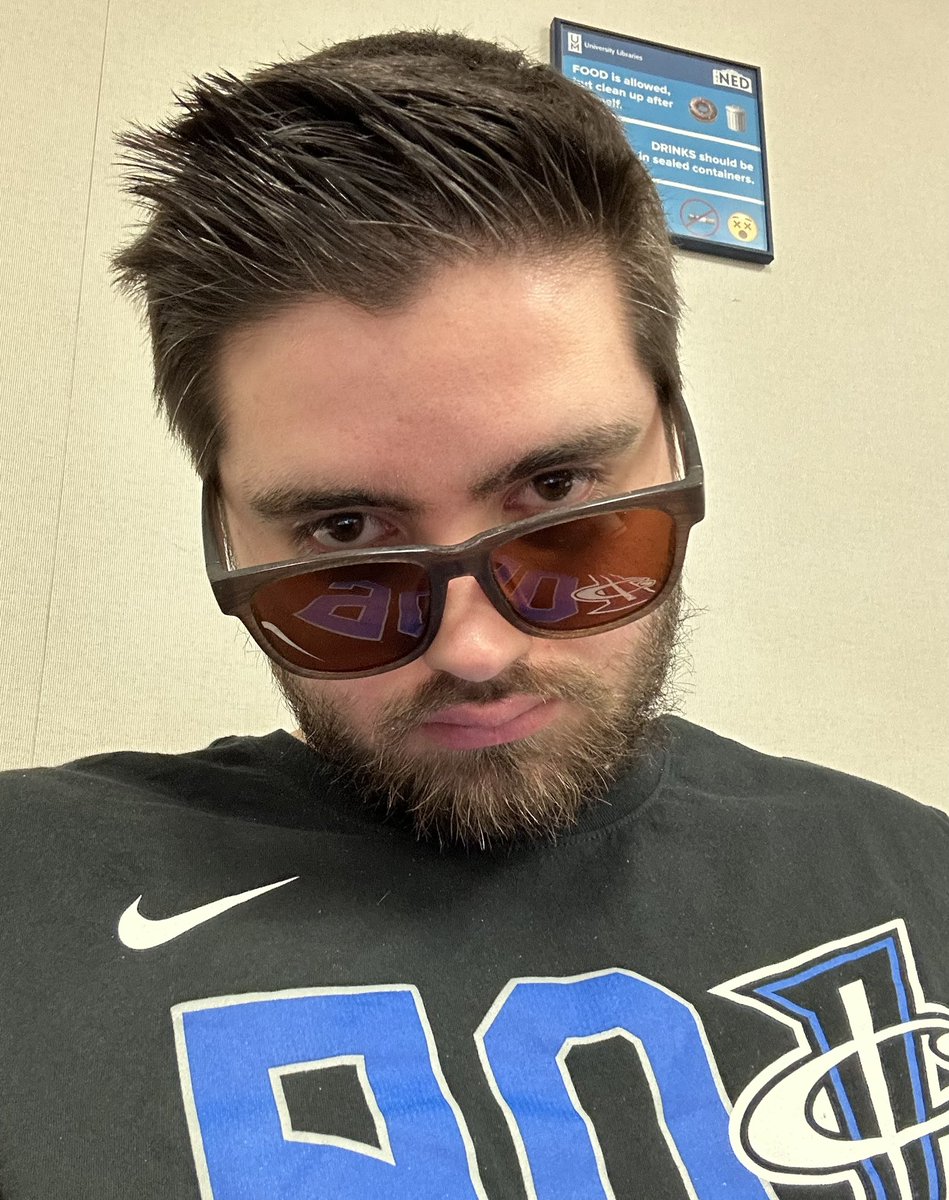 eli_thomas17's tweet image. 12 days until graduation #finalstretch
