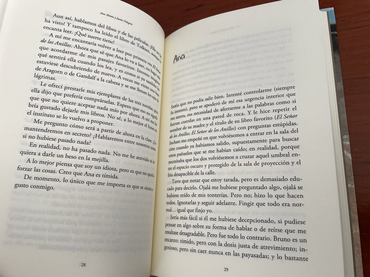 De lectura reciente recomendamos para #DiaDelLibro

📕 El sueño de Berlín de Ana Alonso y Javier Pelegrín. + 12 años

🏆XII Premio Anaya de Literatura Infantil y Juvenil, 2015 @anayainfantil.

Ana es una #adolescente con TOC (trastorno obsesivo compulsivo). 
#bibliotecainfanmusic