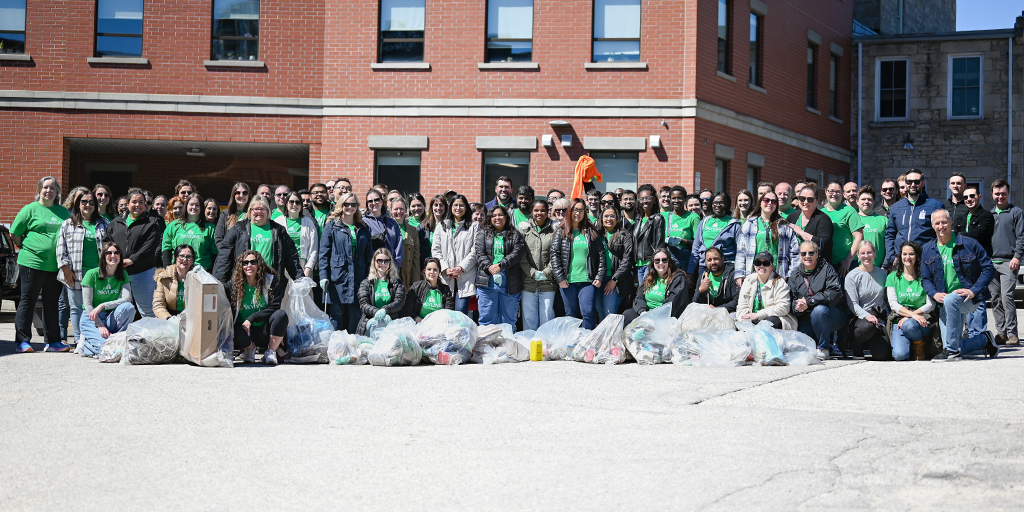 Skyliners got our their green “Recognizing our Responsibility” Skyline tees again for more successful community clean-ups in honour of #EarthDay2024! #TakeAction #itsnotadayitsamovement #InvestInOurPlanet  #EarthDay