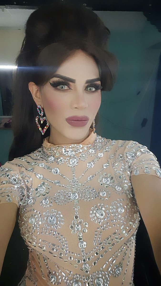 Marilyn23072474's tweet photo. Back to Black 🖤
#TransIsLove #TransIsBeatiful #TransWoman #TranMexicana #TransPotosina #Trans #Grekovip #SanLuisPotosí #Rt Rt. 🏳️⚧️ https://t.co/KhJaPQjssC