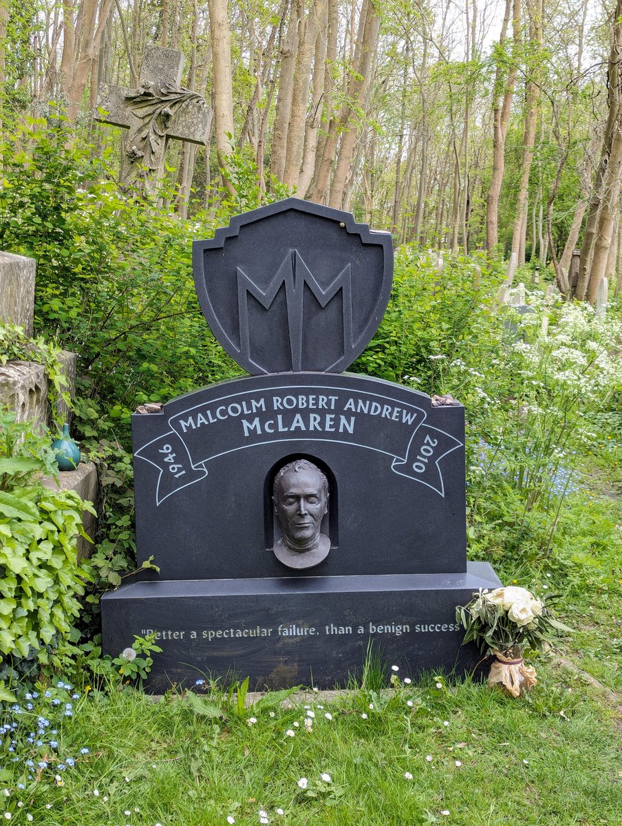 Amazing trip to Highgate Cemetery today with big sis @MargueriteKaye - highlights included Malcolm McLaren, Karl Mark and George Michael's graves - I shed a tear at George's grave!