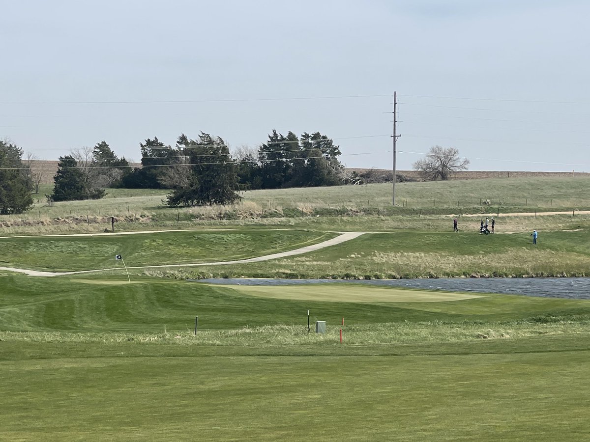 JEHansmeyer's tweet photo. #BeautifulNebraska - except not today. See those white caps? See that flag at a 45 degree angle??? @nsdgolf playing the @BeatriceHigh Invite. Such peaceful prairieland…. https://t.co/UCStWbl5us