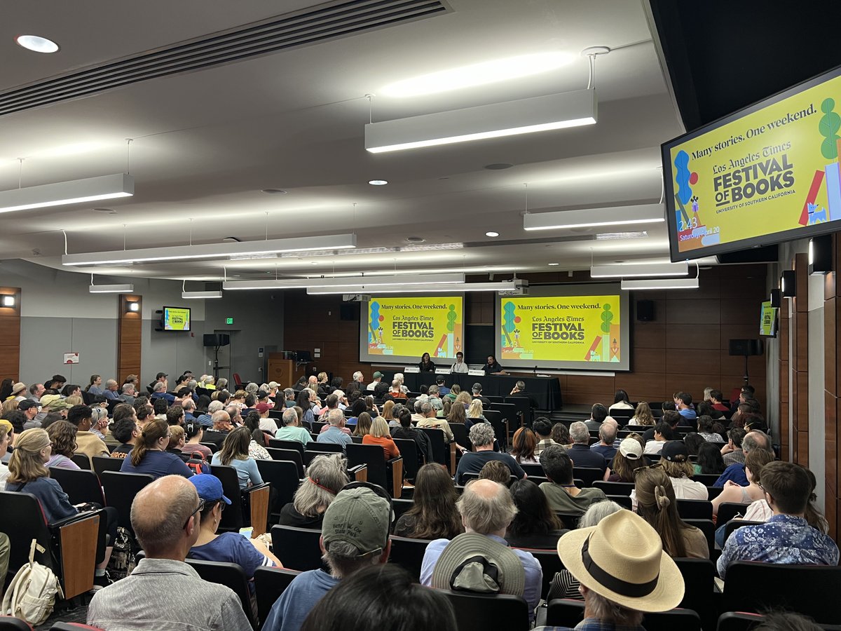 Had a good time talking about technology and labor histories with @jomc and @BigMeanInternet and the LA Festival of Books this weekend — the place was packed! Thx to all who came out, and to Yves Gore for sharing this photo
