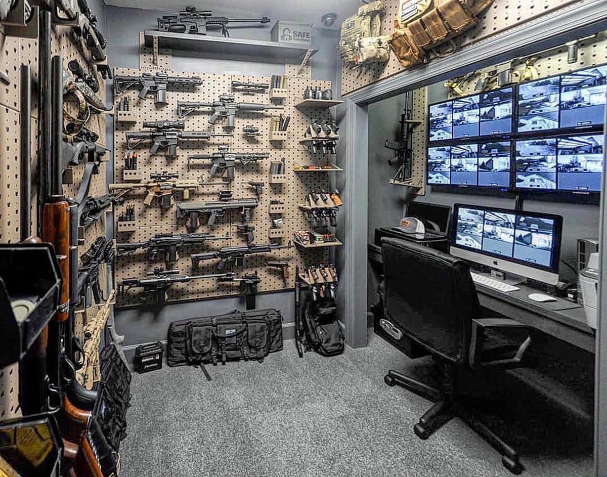 AiForAmericans's tweet photo. Bunker room >>> https://t.co/dpxVpojIaX