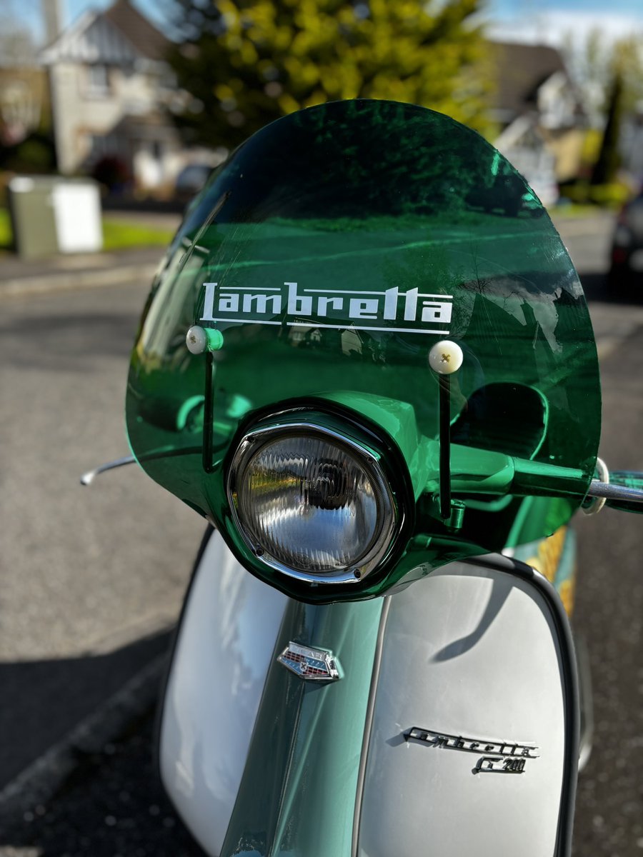Patient leaving the clinic after some work to get her singing sweetly… #lambretta #eibar #li150 #200engine #signwriting #2stroke