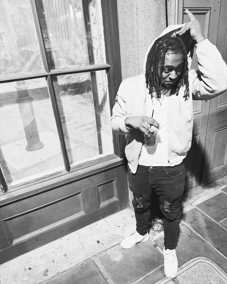 La_Ro19's tweet photo. Always stay down you gone lose until you win 🏆 https://t.co/jlMjXxD6gl