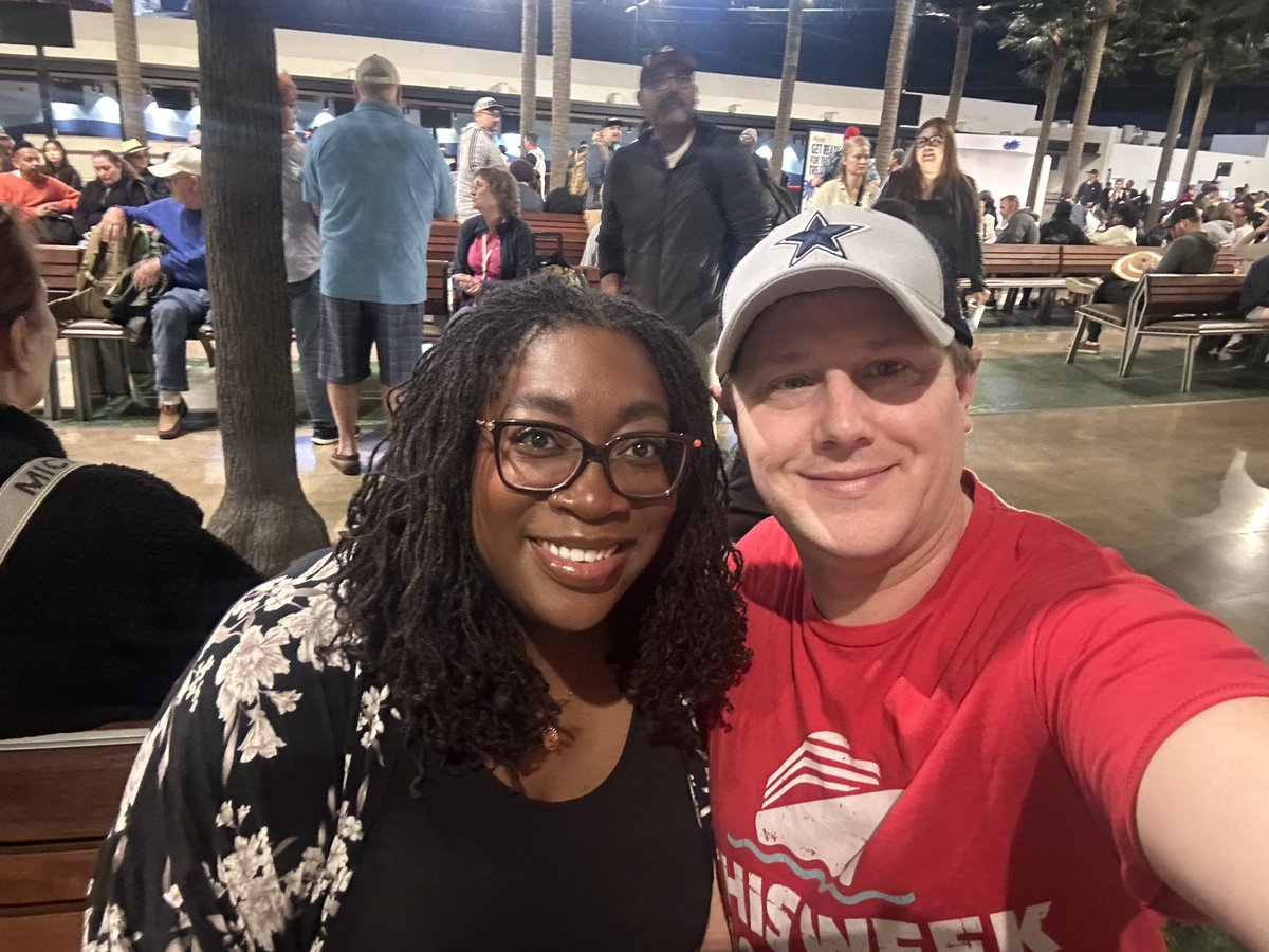 ChiToTX_'s tweet photo. Happy to be spending quality time with this man this week. #vacationmode https://t.co/mERxSN0mwo