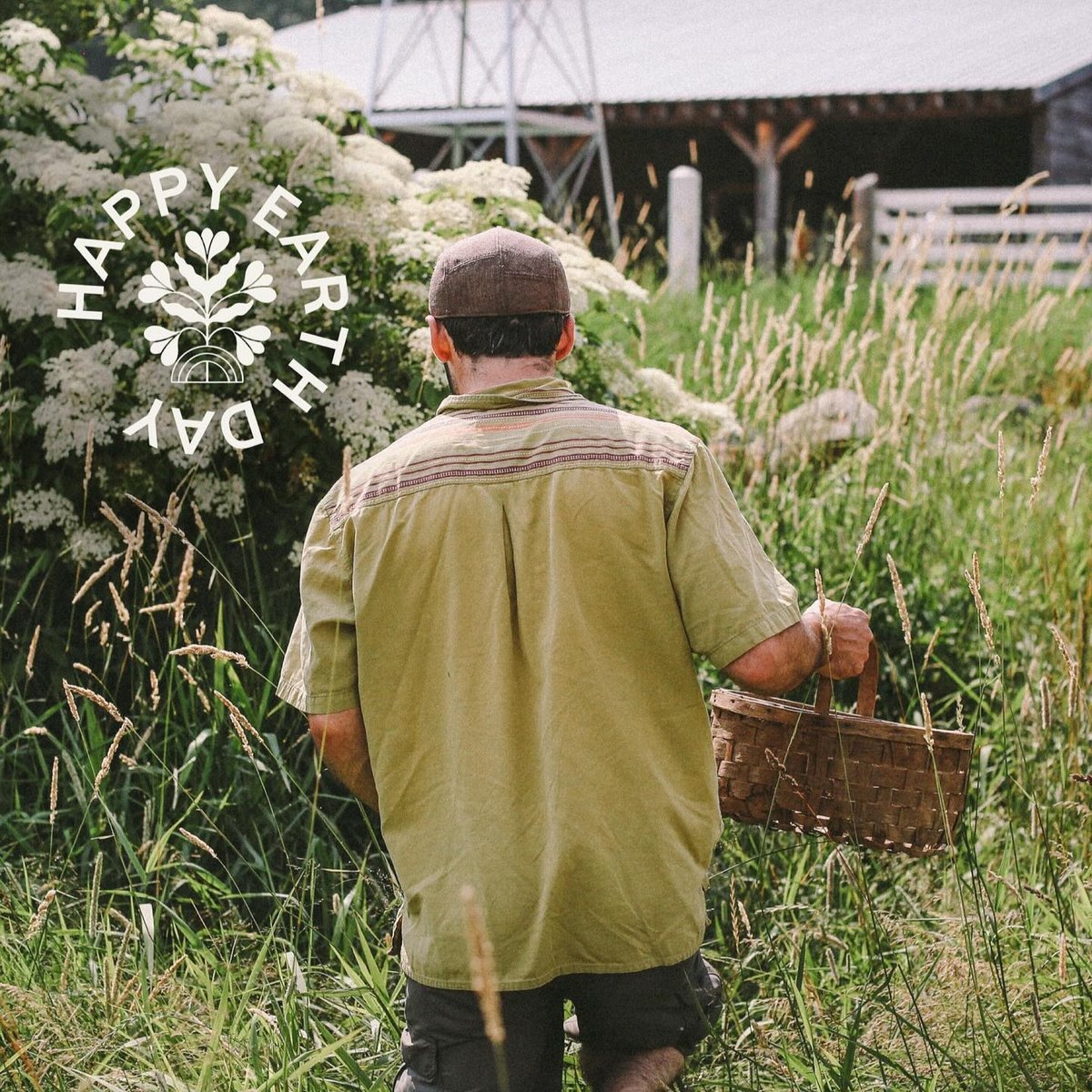 Our @Tamworth_Garden spirits are sustainable from start to sip. We hand-pick real berries and add pounds of them to each bottle. Leftover fruit pomace is re-distilled, aged, and fuels more Tamworth Garden spirits. Time to savor and enjoy! #EarthDay