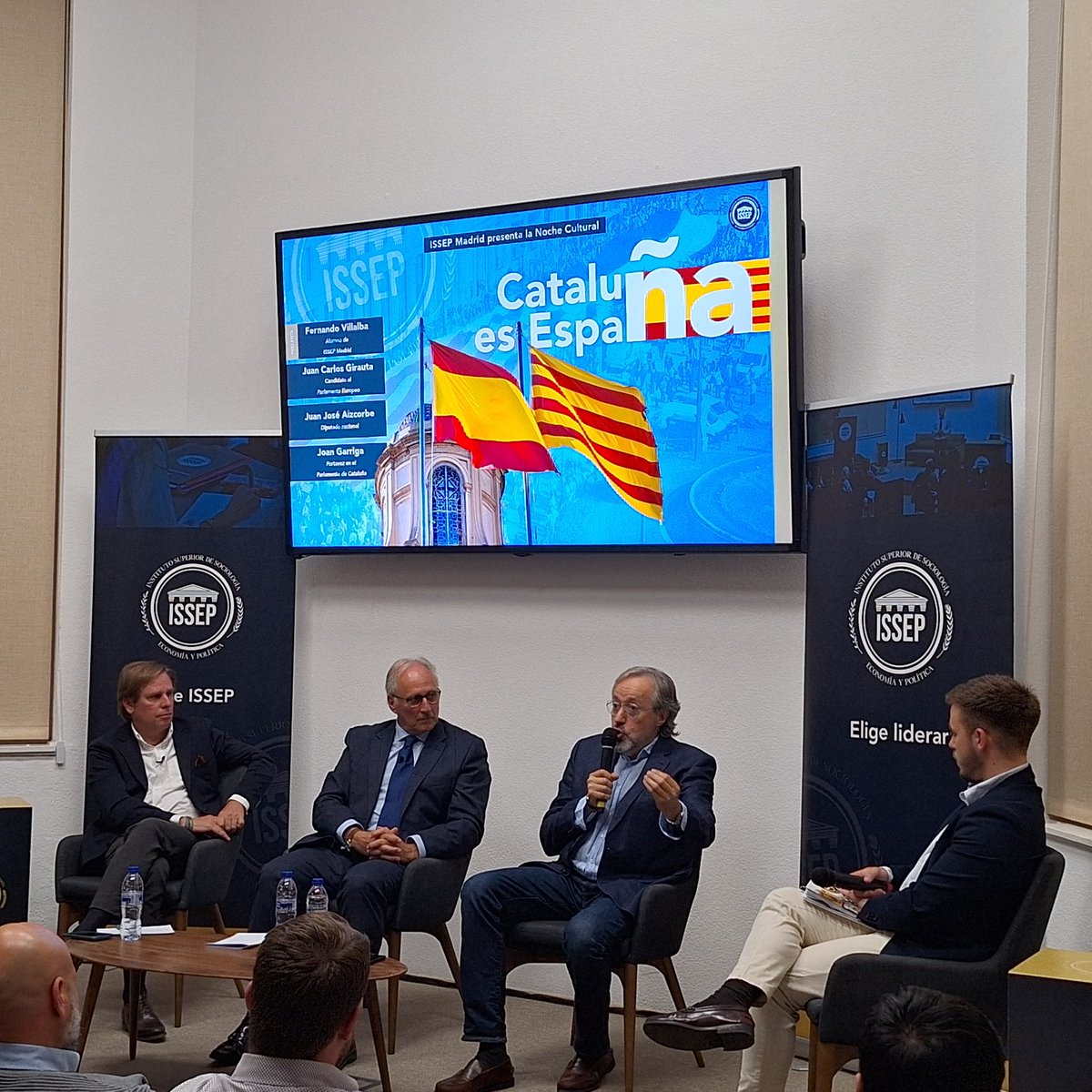 Magnífica Noche Cultural organizada por @IssepMadrid 'Cataluña es España', presentada por Fernando Villalba (@fer_villalb) e intervenciones de Joan Garriga (@JGarrigaDomenec), Juan José Aizcorbe (@JuanjoAizcorbe) y Juan Carlos Girauta